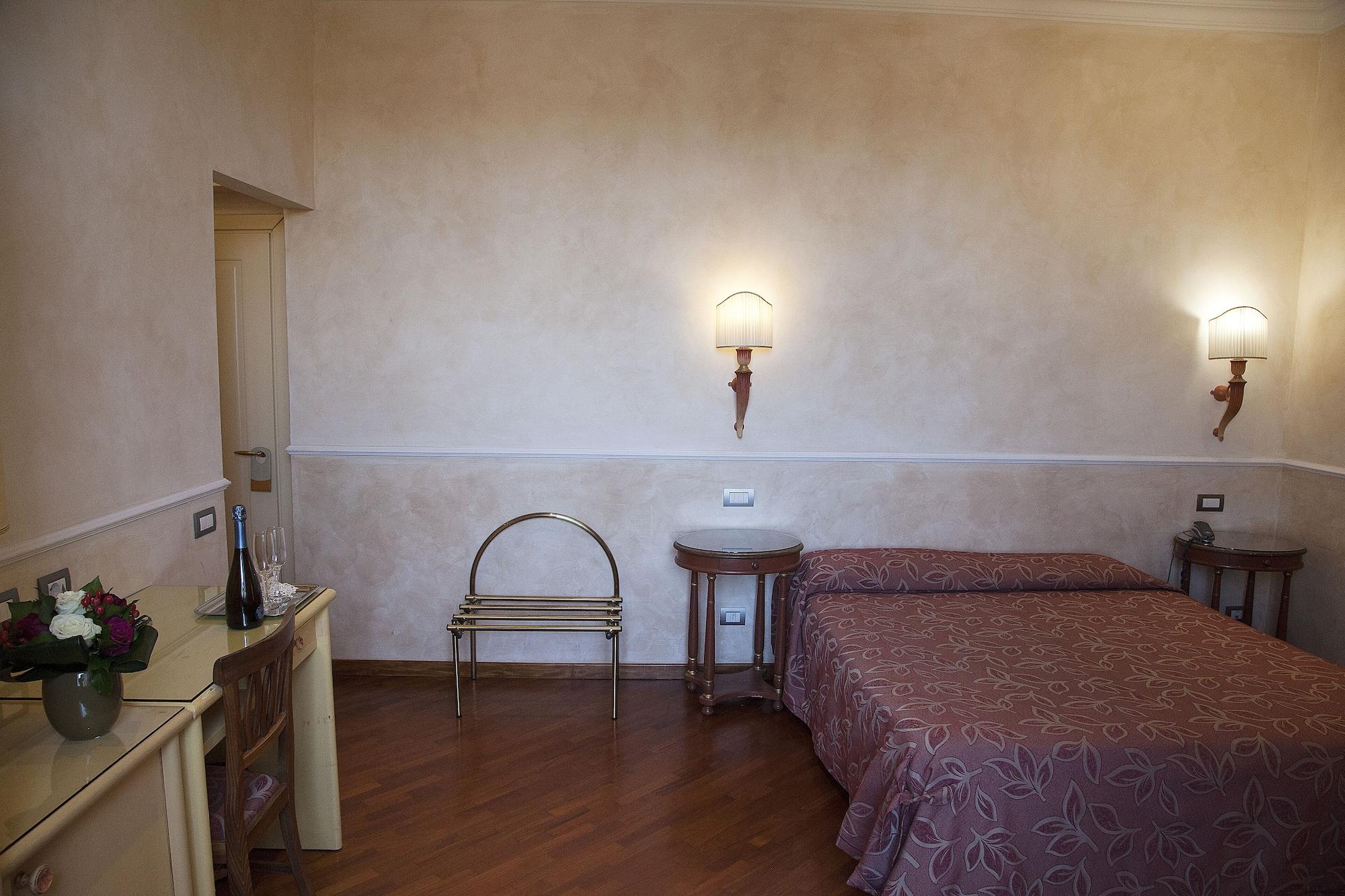 Hotel Aurora Florencja Zewnętrze zdjęcie